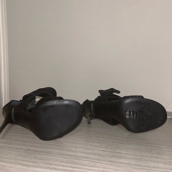 Giuseppe Zanotti - Satin Bow Black Sandals - 35 - Picture 6 of 11